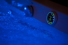 RiverBathcontrol close-up-1310